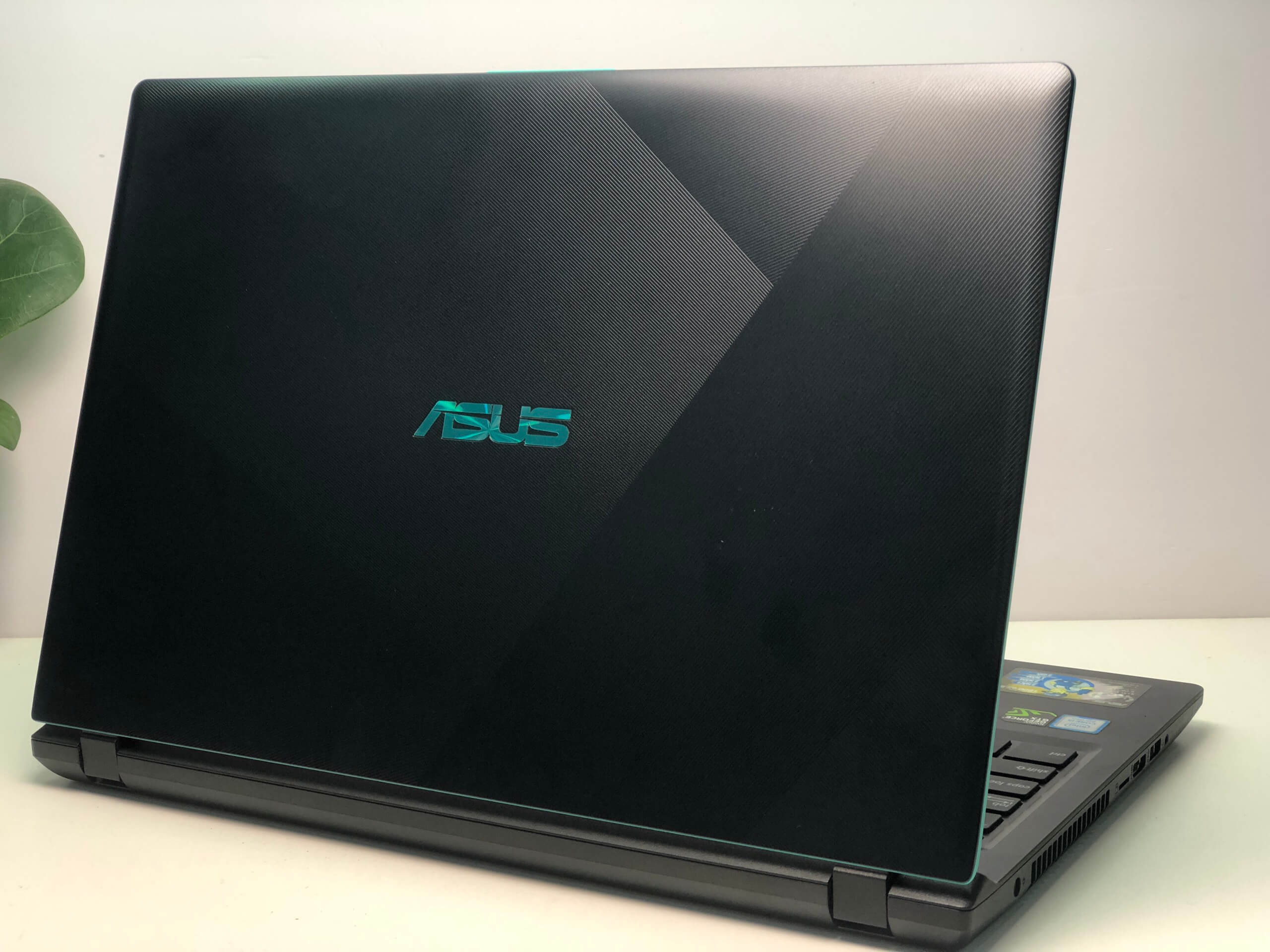 Asus F560ud Asus Core I5 8250u Asus F560UD I5-8250U/8G/240G/1050