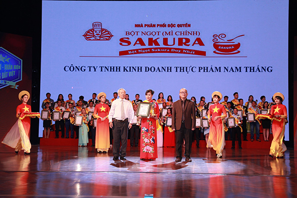 Bột ngọt Sakura tại sự kiệnTop 100 thương hiệu nổi tiếng đất Việt tháng 7/2019