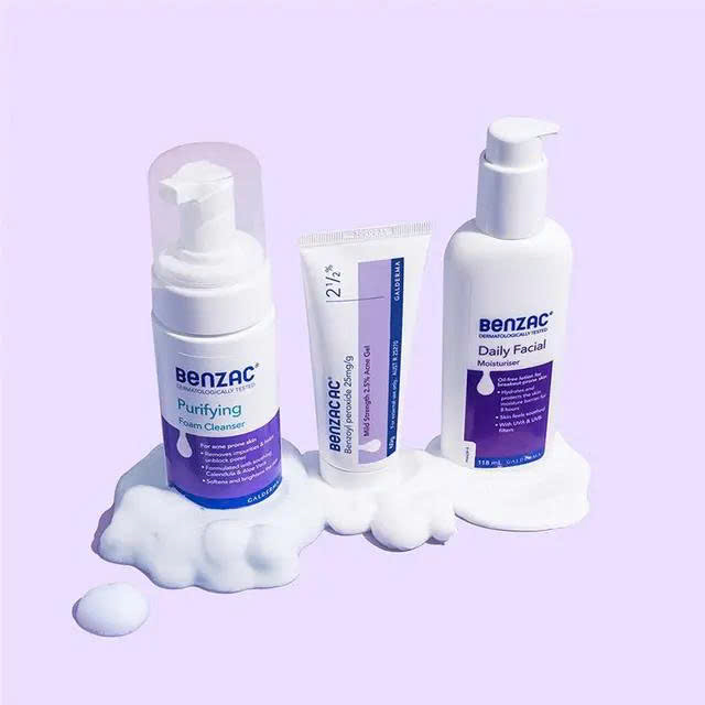Bộ chăm sóc da mụn Benzac 3 Step Clear Skin Acne Control Kit 1 bộ