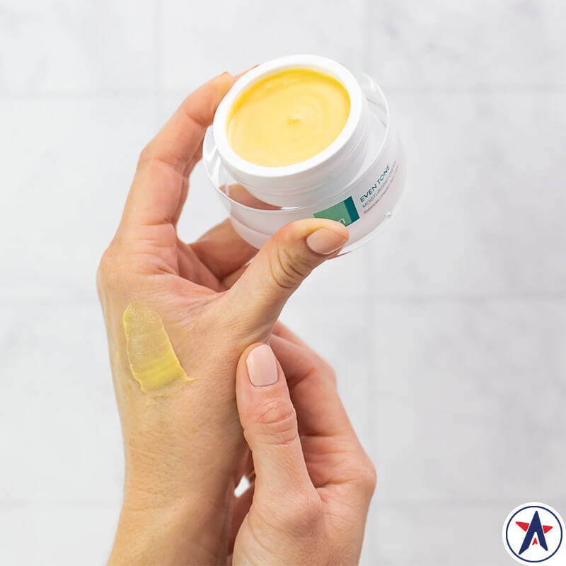 Kem dưỡng ẩm làm đều màu da John Plunkett's SuperEven Even Tone Moisturising Cream 50g