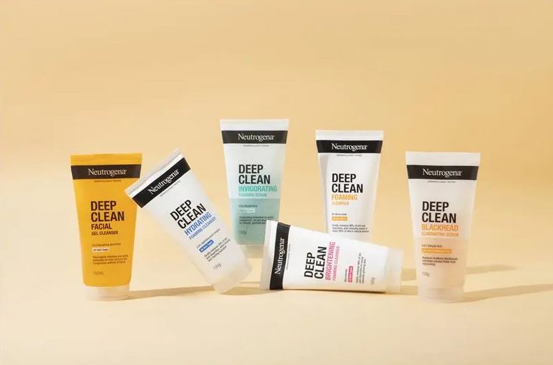 Sữa rửa mặt làm sạch sâu và tẩy tế bào chết Neutrogena Deep Clean Facial Cleanser 150g