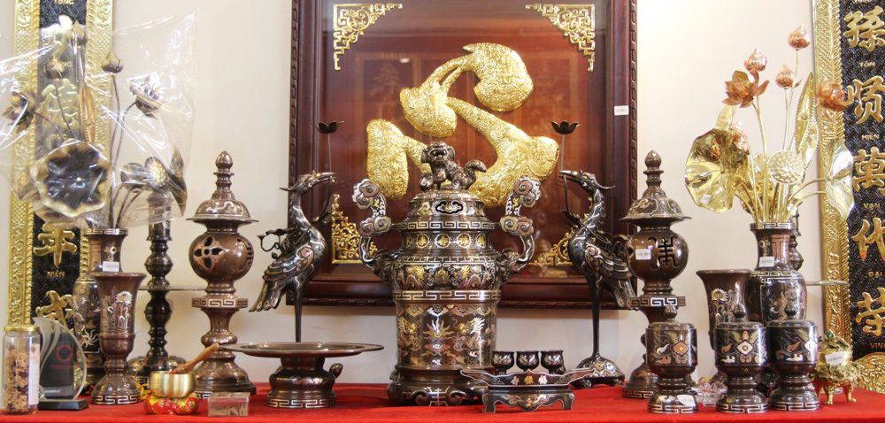 Cách đặt lư hương trên bàn thờ sao cho đúng nhất hiện nay
