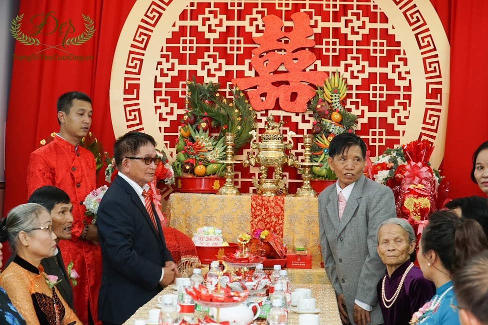 Bày trí ban thờ gia tiên trong ngày cưới