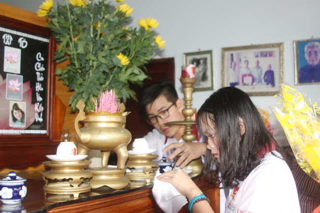 NHỮNG LƯU Ý KHI LAU DỌN BAN THỜ NGÀY TẾT GIA CHỦ NÊN NẮM RÕ