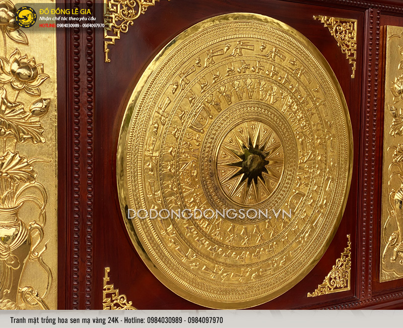 Tranh mặt trống đồng hoa sen mạ vàng 24K