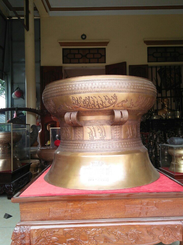 Quả Trống Đồng Đúc Thủ Công Hoa Văn Chìm