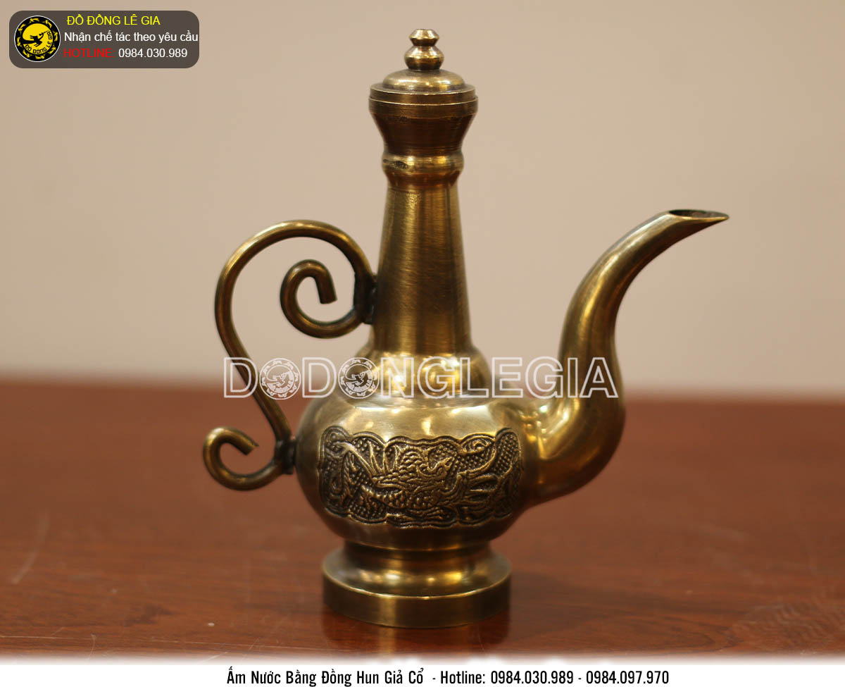 Ấm nước bằng đồng màu hun giả cổ