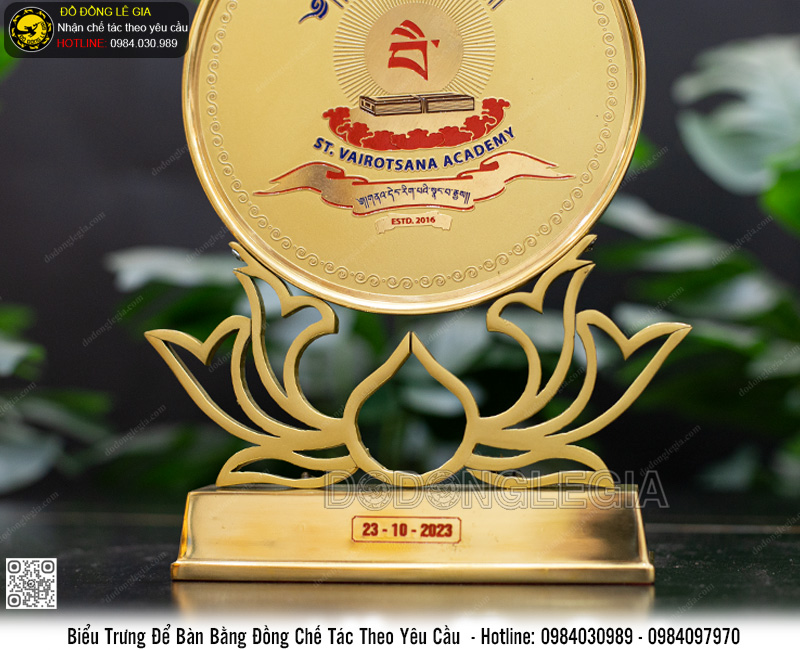 Biểu Trưng Để Bàn Bằng Đồng Chế Tác Theo Yêu Cầu