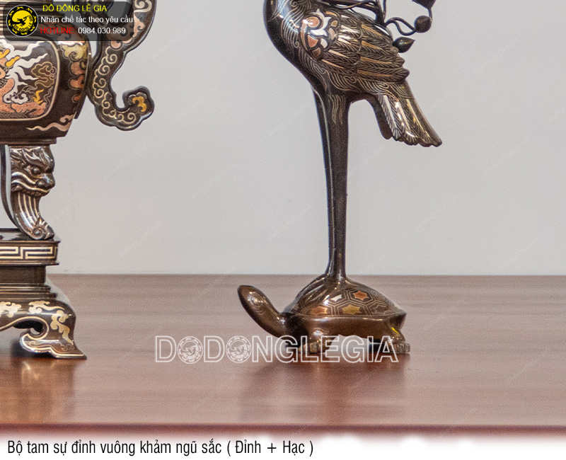 Bộ Tam Sự Đỉnh Vuông khảm ngũ sắc (Đỉnh và Hạc)