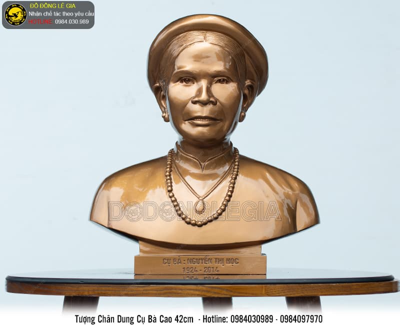 Tượng chân dung Cụ Bà cao 42cm