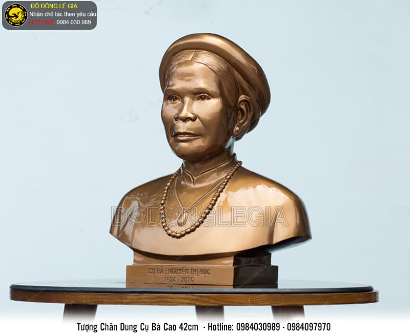 Tượng chân dung Cụ Bà cao 42cm