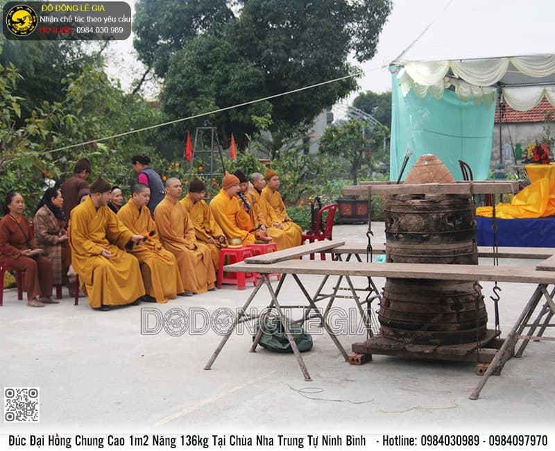 Đúc Đại Hồng Chung cao 1m2 nặng 136kg tại Chùa
