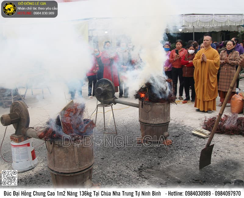 Đúc Đại Hồng Chung cao 1m2 nặng 136kg tại Chùa