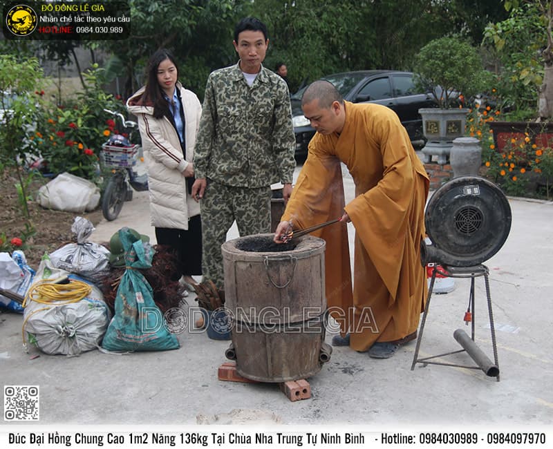 Đúc Đại Hồng Chung cao 1m2 nặng 136kg tại Chùa