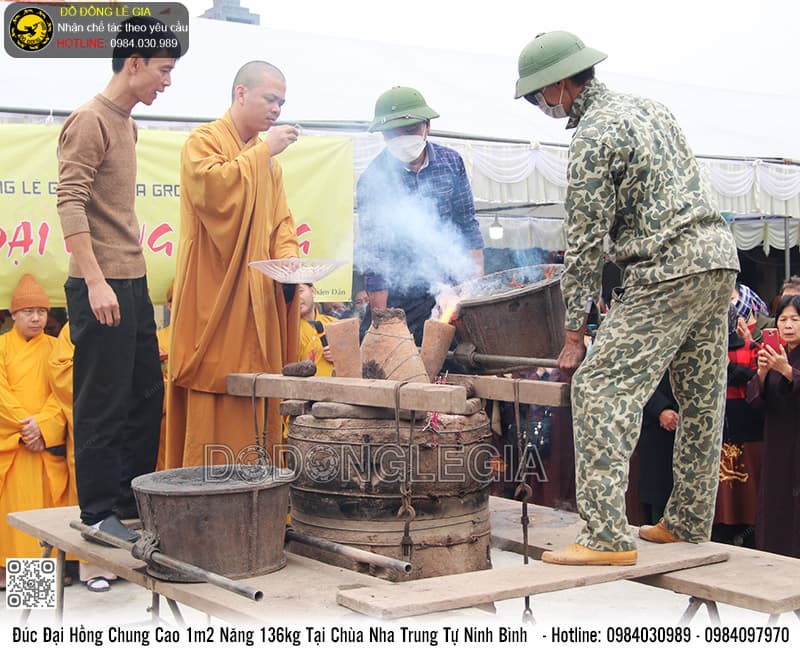 Đúc Đại Hồng Chung cao 1m2 nặng 136kg tại Chùa