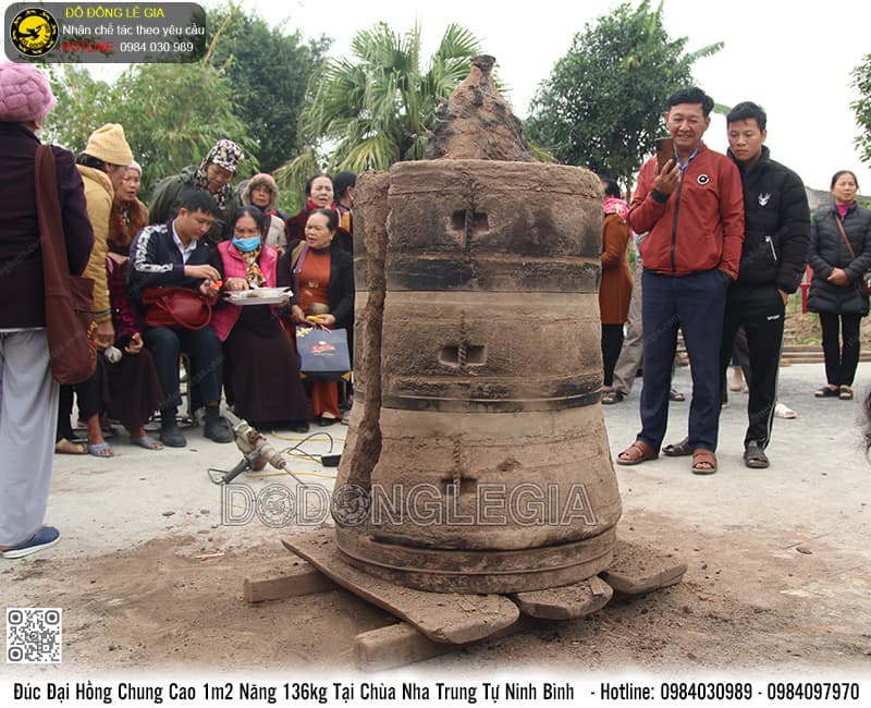 Đúc Đại Hồng Chung cao 1m2 nặng 136kg tại Chùa