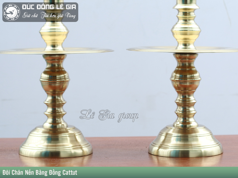 Đôi Chân Nến Trơn bằng đồng cattut