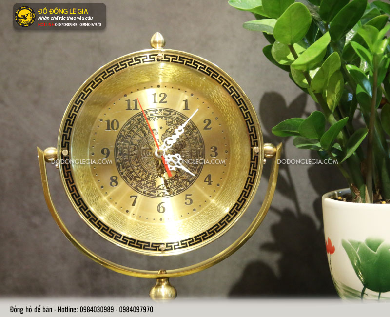 Đồng hồ để bàn bằng đồng mẫu 2