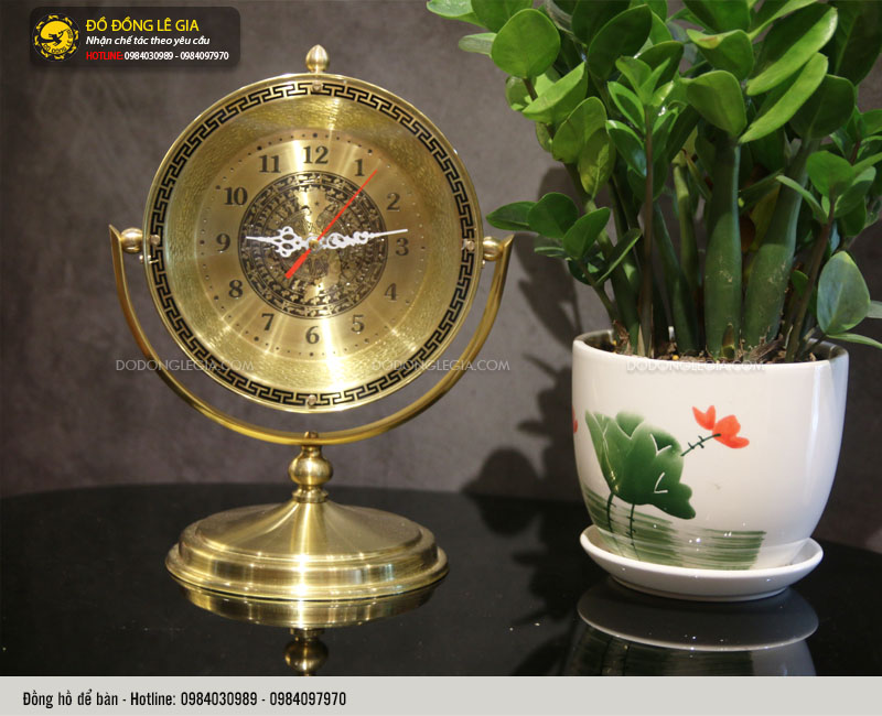 Đồng hồ để bàn bằng đồng mẫu 2