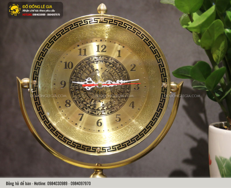 Đồng hồ để bàn bằng đồng mẫu 2