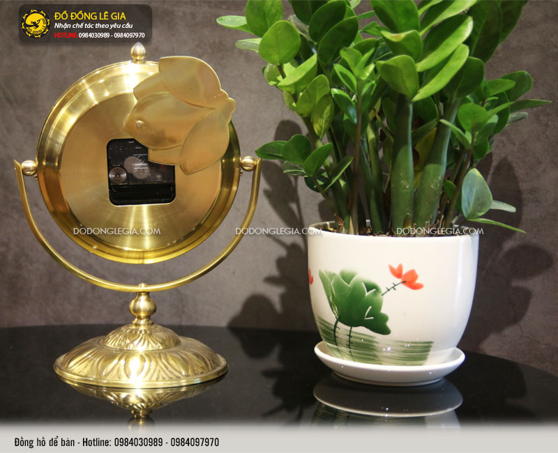 Đồng hồ để bàn bằng đồng mẫu 2