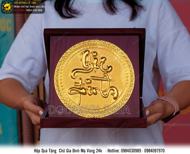 Hộp quà tặng chữ gia đình mạ vàng 24k