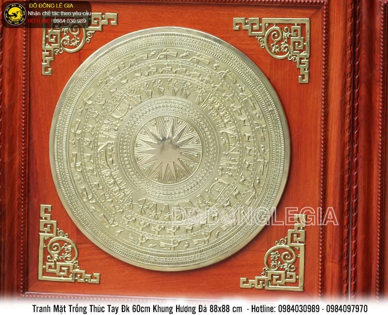 Tranh mặt trống thúc tay Đk 60cm khung hương đá