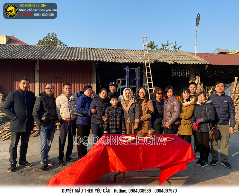 Chế tác và lắp đặt Tượng đồng trong đền thờ tại Mê Linh