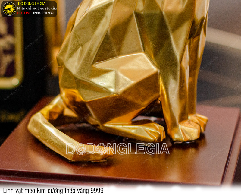 Linh vật mèo kim cương 2023 thếp vàng 9999