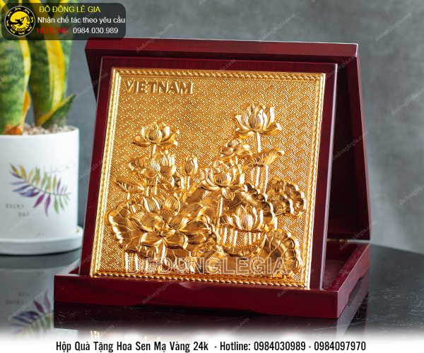 Hộp Quà Tặng Hoa Sen mạ vàng 23x23cm