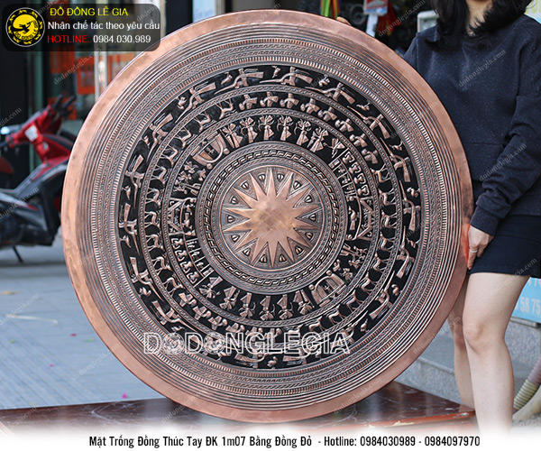 Mặt trống đồng thúc tay bằng đồng đỏ ĐK 1m07