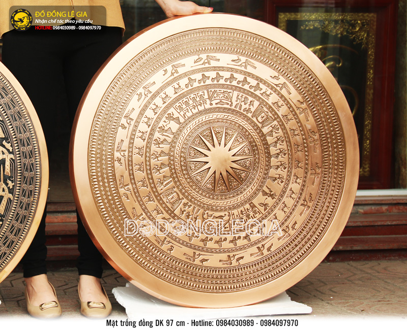 Lắp đặt mặt trống đồng vân chìm đường kính 97cm cho khách Bắc Ninh