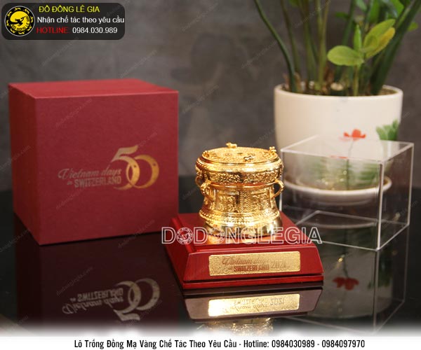 Chế tác 100 trống đồng mạ vàng kỉ niệm 50 năm quan hệ Thụy Sĩ - Việt Nam