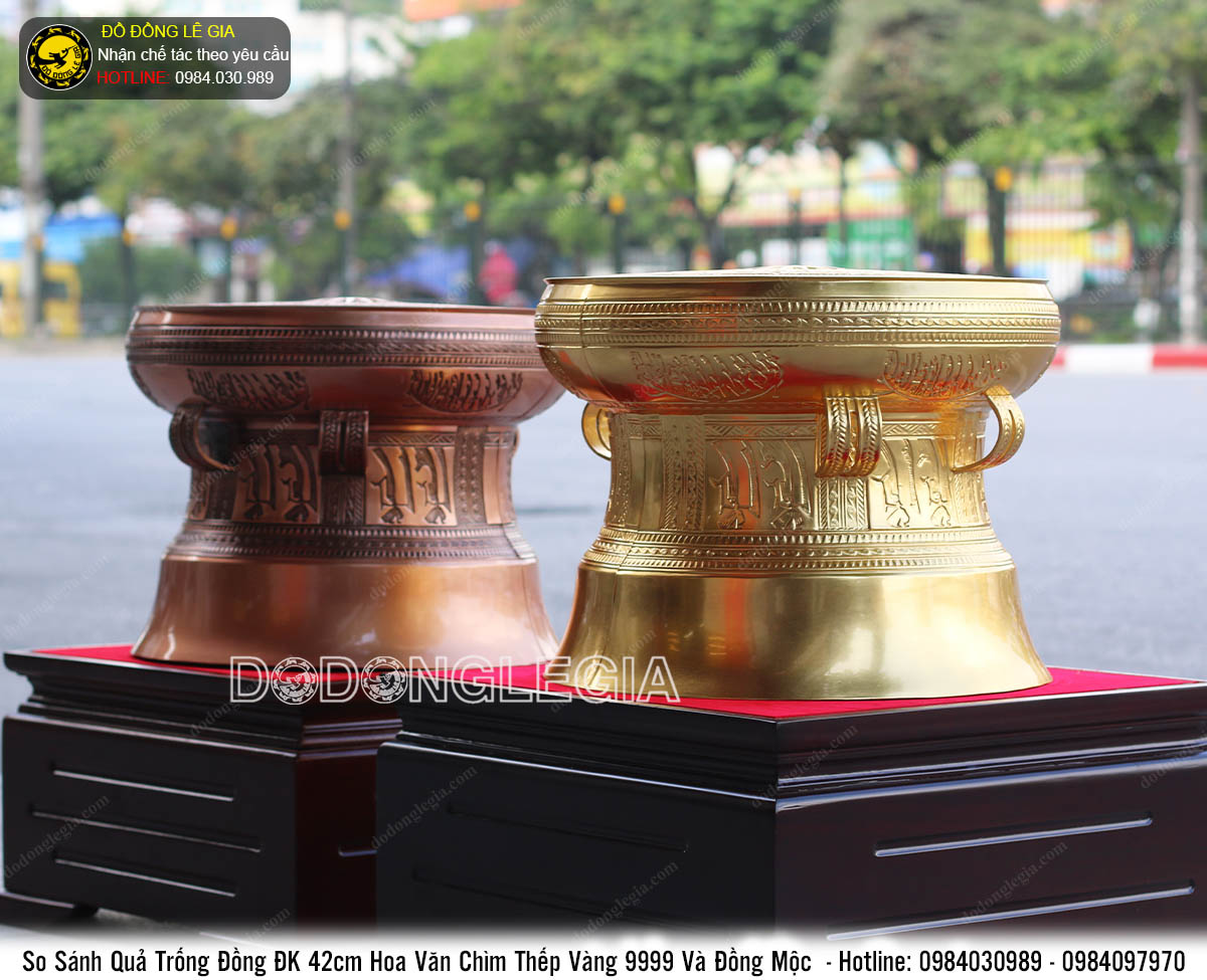 Phân biệt 2 quả trống hoa văn chìm bằng đồng đỏ và thếp vàng 9999