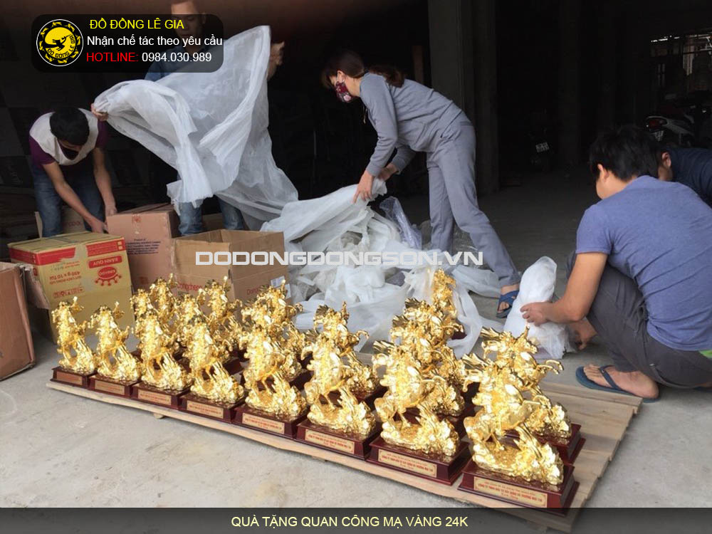 Quà tặng quan công cưỡi ngựa cầm đao mạ vàng 24k