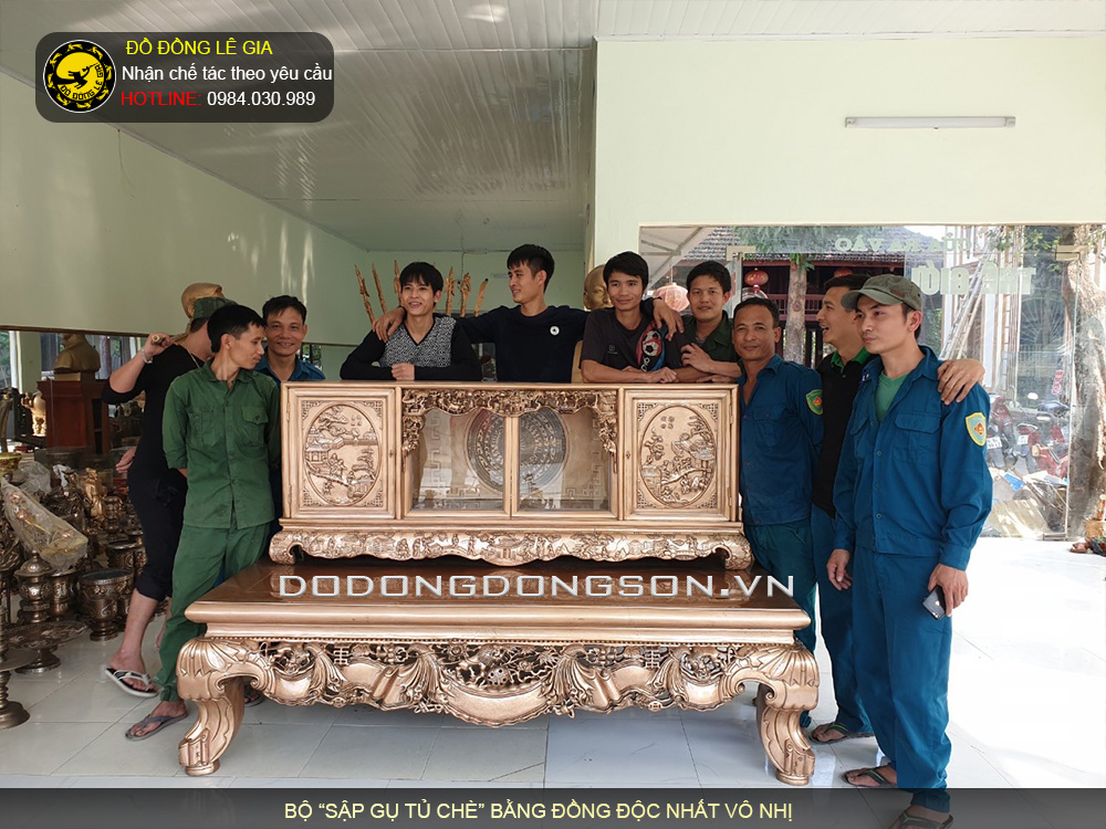 Bộ "sập gụ tủ chè" bằng đồng độc nhất vô nhị ở Việt Nam