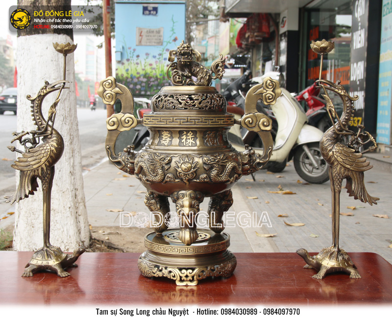 Bộ đồ thờ ngũ sự bằng đồng chạm song long chầu nguyệt đẹp tinh xảo