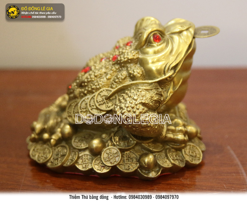 Cóc thiềm thừ 3 chân bằng đồng