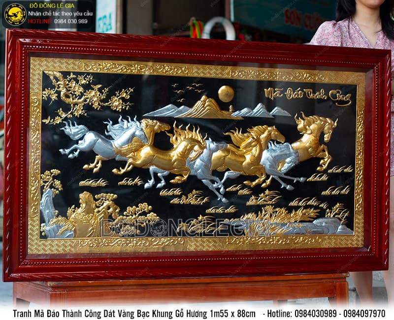 TRANH MÃ ĐÁO THÀNH CÔNG DÁT VÀNG BẠC KHUNG GỖ HƯƠNG 1M55 X 88CM