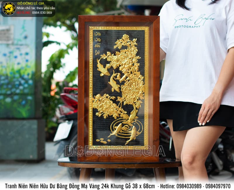 Tranh Cá chép bằng đồng mạ vàng 24k khung gỗ 38x68cm