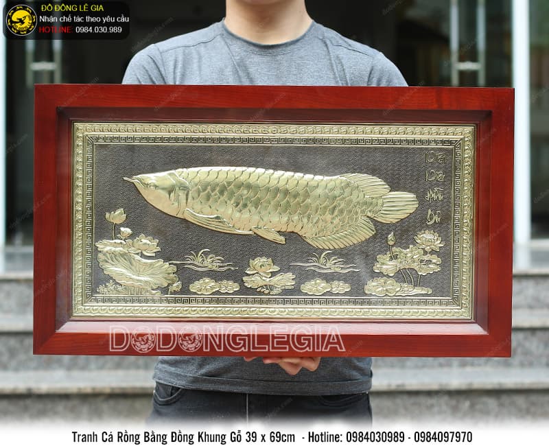 Tranh Cá Rồng bằng đồng khung gỗ 39x69cm