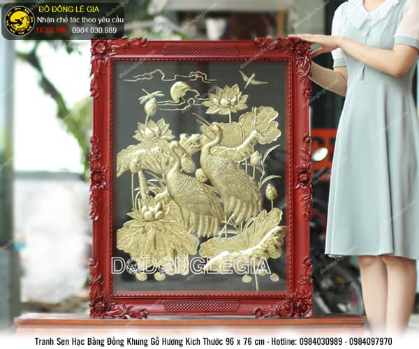 Tranh Sen Hạc bằng đồng khung gỗ hương KT 96x76cm