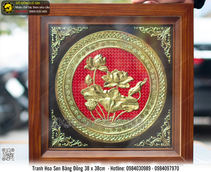 Tranh Hoa Sen Bằng Đồng Khung Gỗ 38 x 38cm