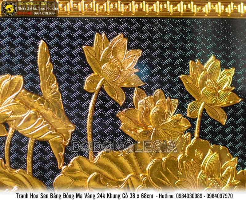 Tranh Hoa Sen mạ vàng 24k khung gỗ 38x68cm