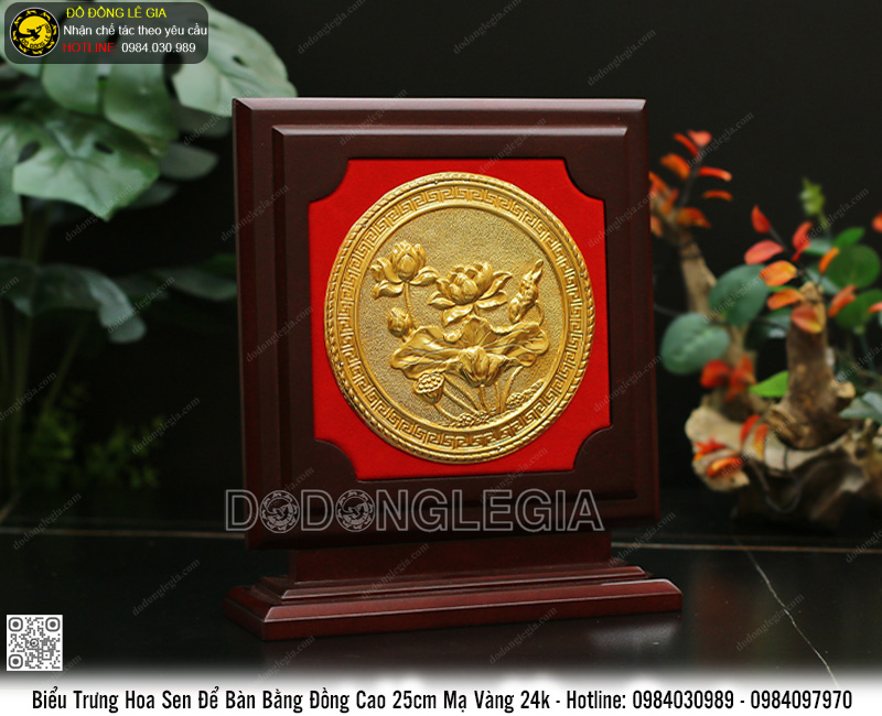 Biểu trưng Hoa Sen để bàn bằng đồng cao 25cm mạ vàng 24k