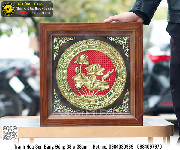 Tranh Hoa Sen Bằng Đồng Khung Gỗ 38 x 38cm