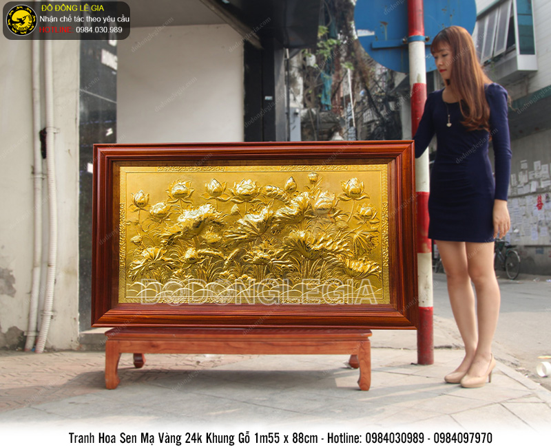 Tranh đồng Hoa sen mạ vàng 24k khung gỗ Hương