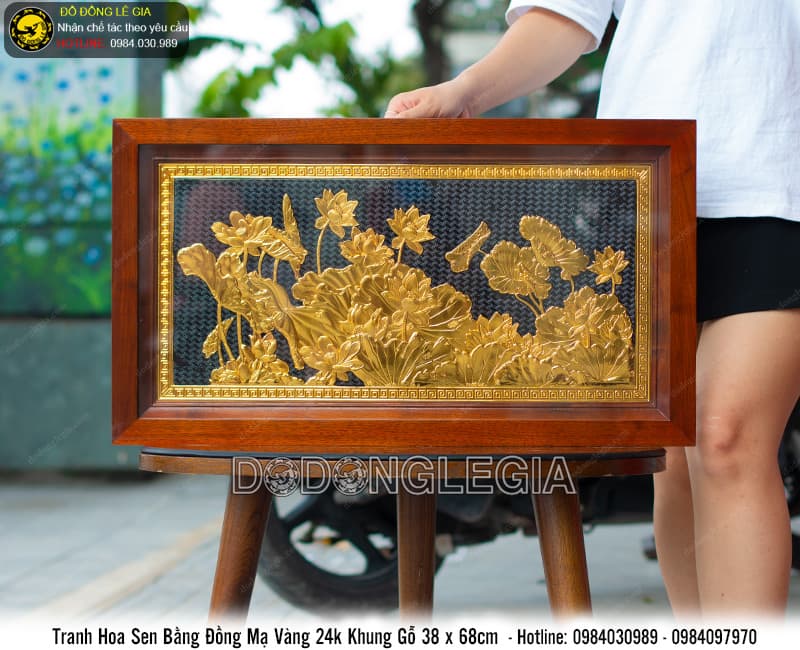 Tranh Hoa Sen mạ vàng 24k khung gỗ 38x68cm