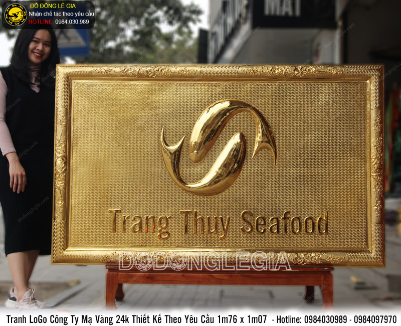 Tranh logo công ty mạ vàng 24k theo yêu cầu 1m76x1m07
