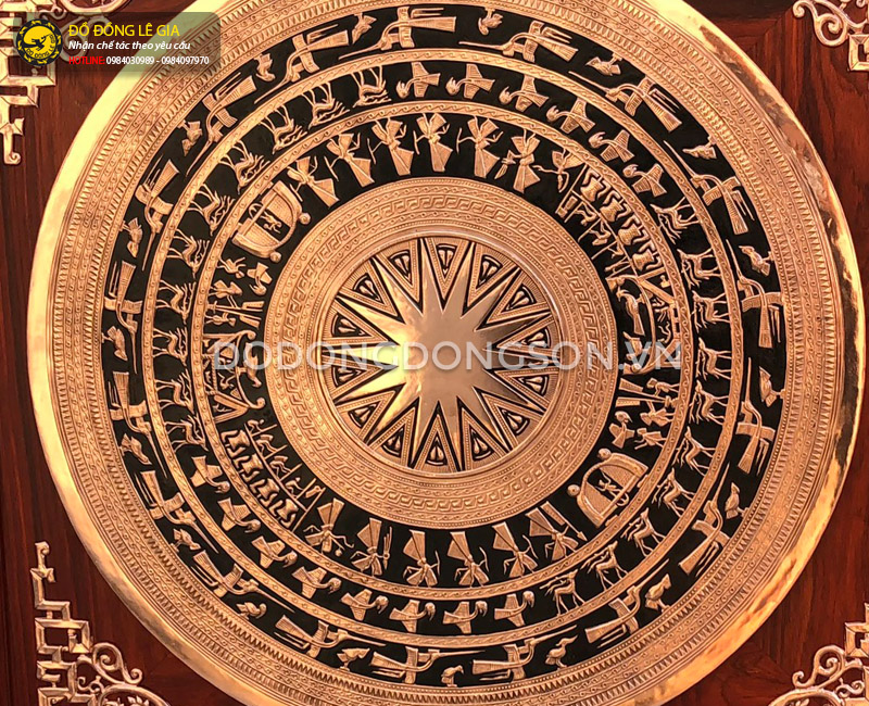 Tranh đồng mặt trống hoa sen